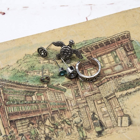 Silver Sea Turtle Cuff Earrings Set - Picture 3 of 3